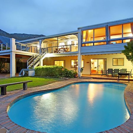 Atlantic Dream Beachfront Villa Scarborough Buitenkant foto