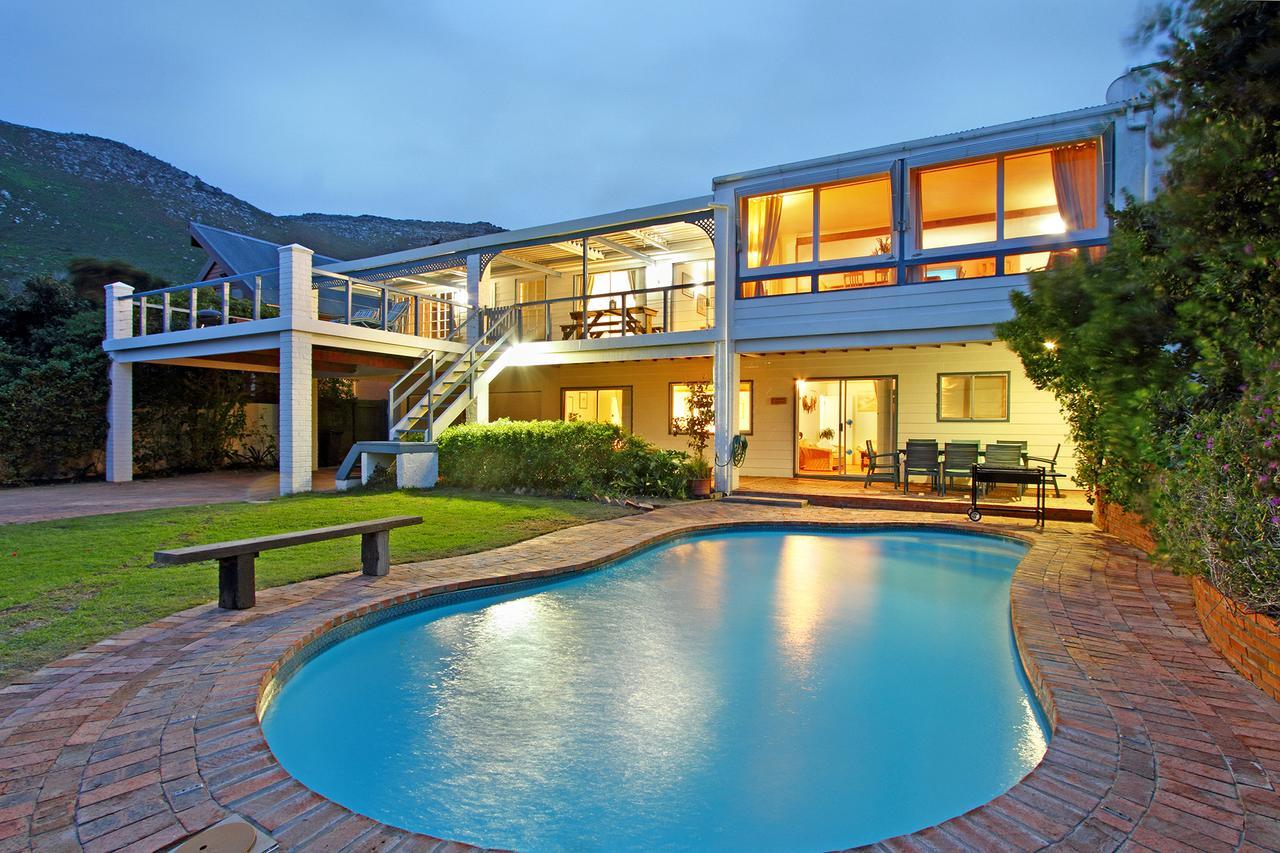 Atlantic Dream Beachfront Villa Scarborough Buitenkant foto